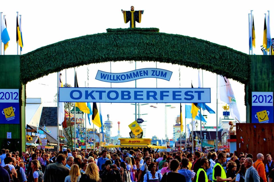 Oktoberfest เทศกาลสวรรค์ของนักดื่มเบียร์