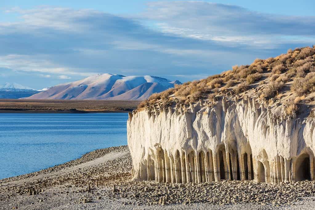 หินแปลกตาที่ Crowley Lake